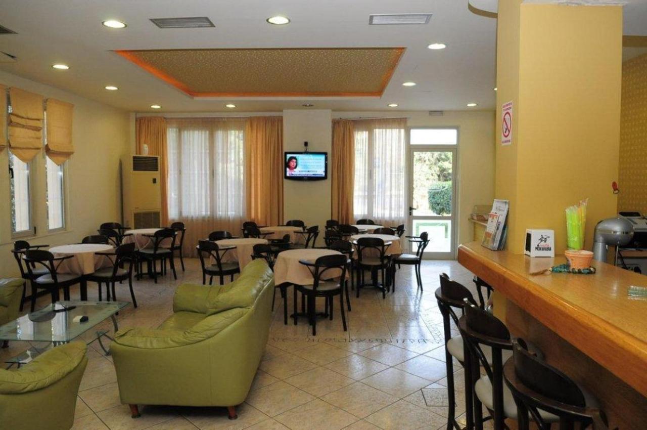 Hotel Pantheon Markópoulon Exterior foto